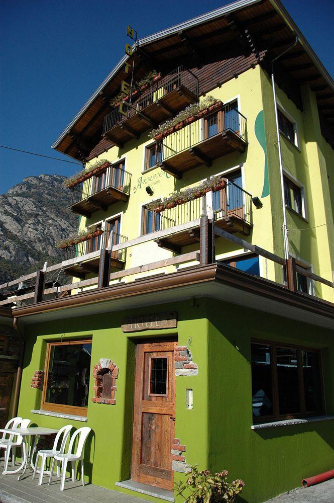 Hotel&Restaurant Armanac De Toubie Arnad ภายนอก รูปภาพ