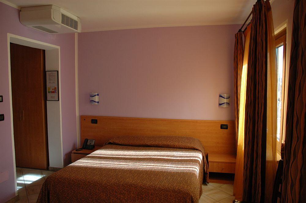 Hotel&Restaurant Armanac De Toubie Arnad ภายนอก รูปภาพ